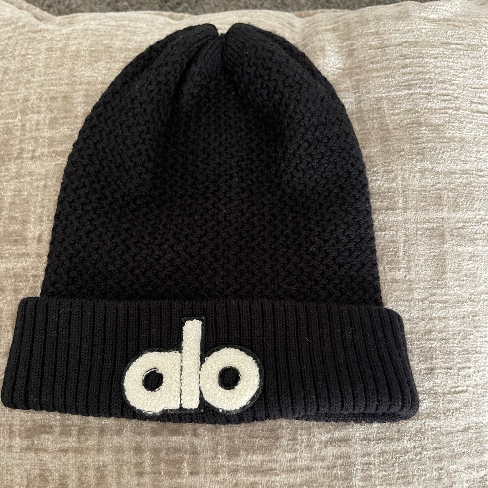 Alo cool skies beanie black